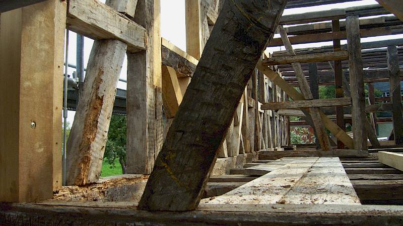 Fachwerkstreben im Rohbau